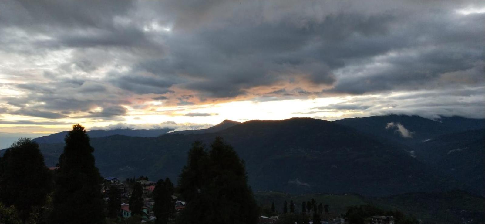 Swabhumi Homestay Kurseong المظهر الخارجي الصورة